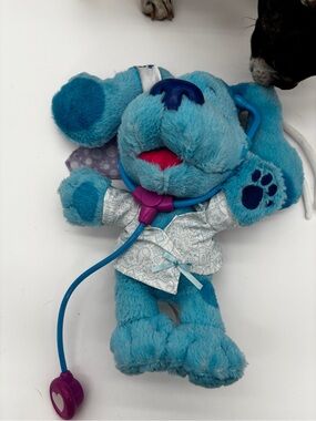 Nickelodeon Vintage Blue’s Clue’ Talking Plush with Stethoscope